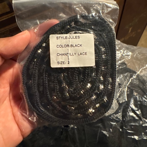 V Chapman the Jules dress in black - Picture 6 of 13